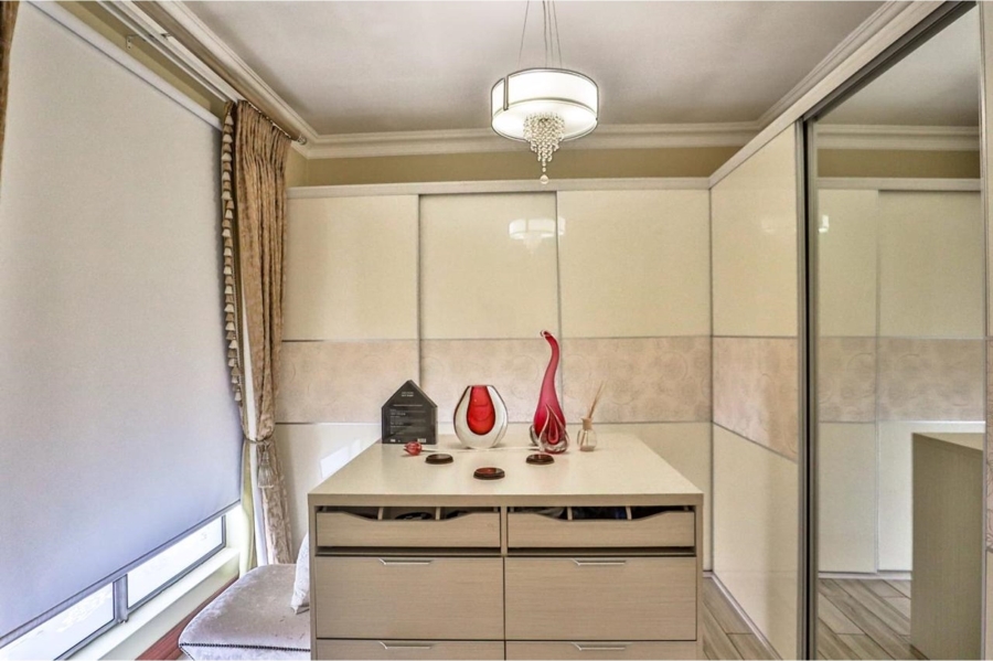 6 Bedroom Property for Sale in Birdwood Estate North West